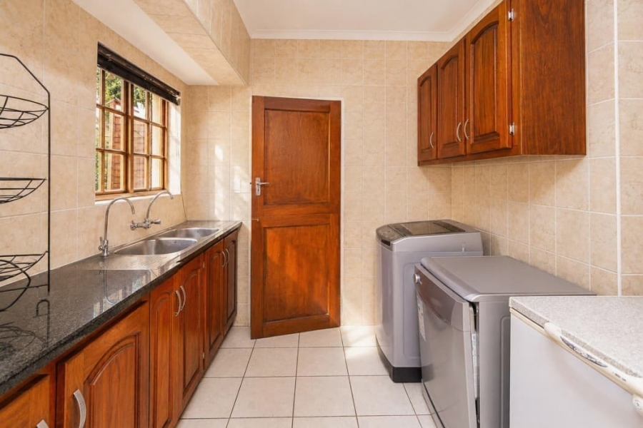 4 Bedroom Property for Sale in Safari Gardens North West